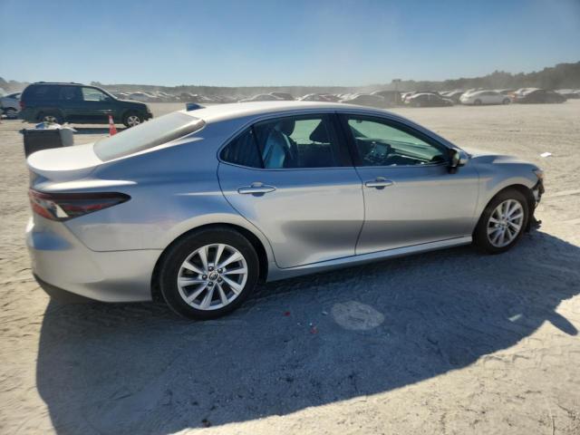 4T1C11AKXMU605671 - 2021 TOYOTA CAMRY LE 银色 照片 3