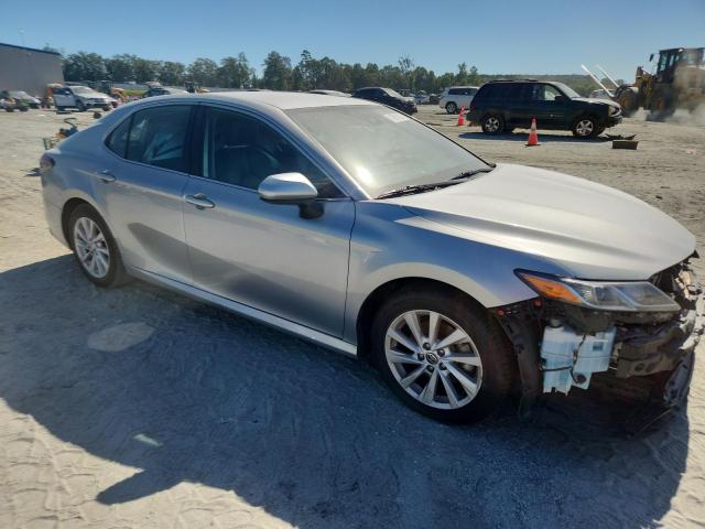 4T1C11AKXMU605671 - 2021 TOYOTA CAMRY LE 银色 照片 4