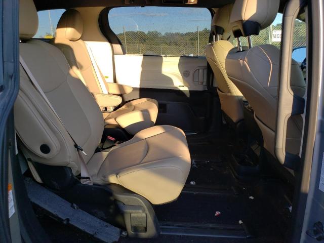 5TDJRKEC2PS146951 - 2023 TOYOTA SIENNA XLE 银色 照片 11