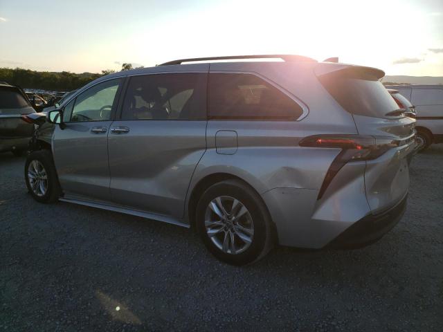 5TDJRKEC2PS146951 - 2023 TOYOTA SIENNA XLE 银色 照片 2