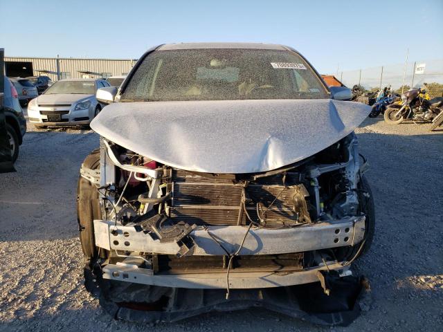 5TDJRKEC2PS146951 - 2023 TOYOTA SIENNA XLE 银色 照片 5