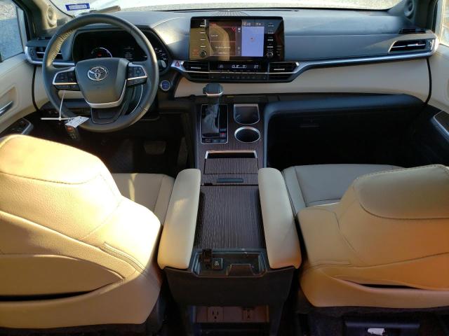 5TDJRKEC2PS146951 - 2023 TOYOTA SIENNA XLE 银色 照片 8