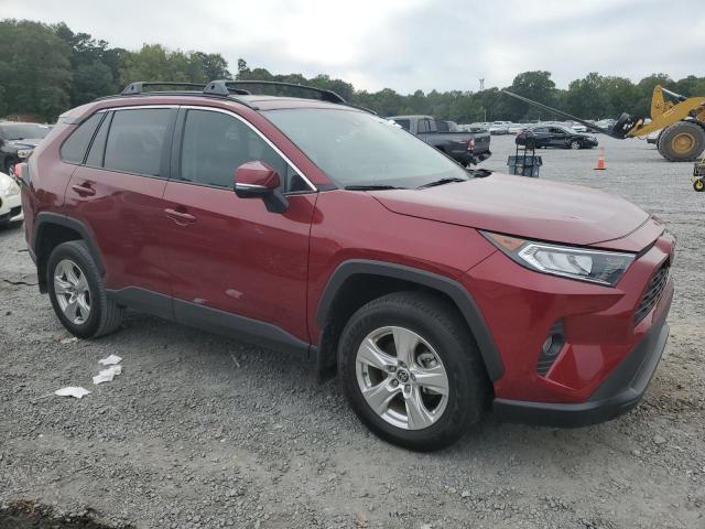 2T3W1RFV9MW128740 - 2021 TOYOTA RAV4 XLE BURGUNDY photo 4