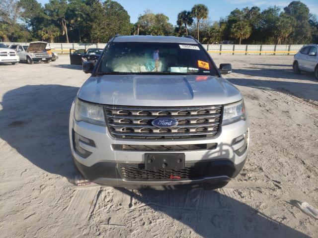 1FM5K7DH0HGA58777 - 2017 FORD EXPLORER XLT SILVER photo 5