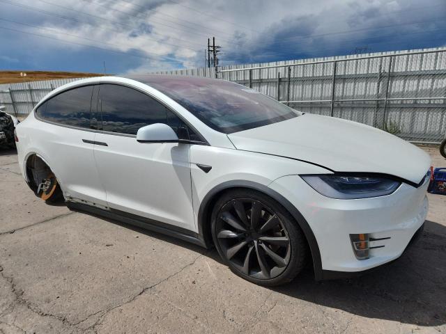 5YJXCAE21KF147213 - 2019 TESLA MODEL X Biały zdjęcie 4