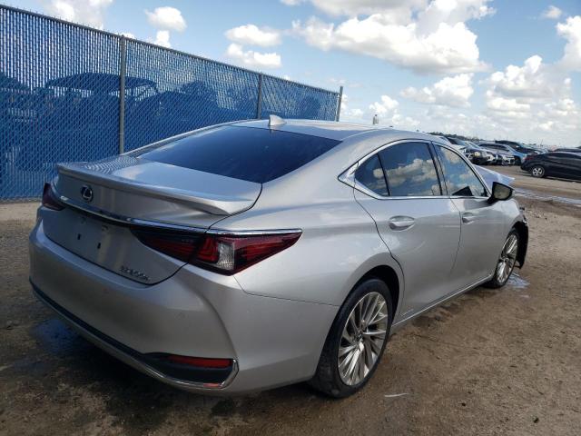 58AE21B15LU006065 - 2020 LEXUS ES 300H LUXURY SILVER photo 3