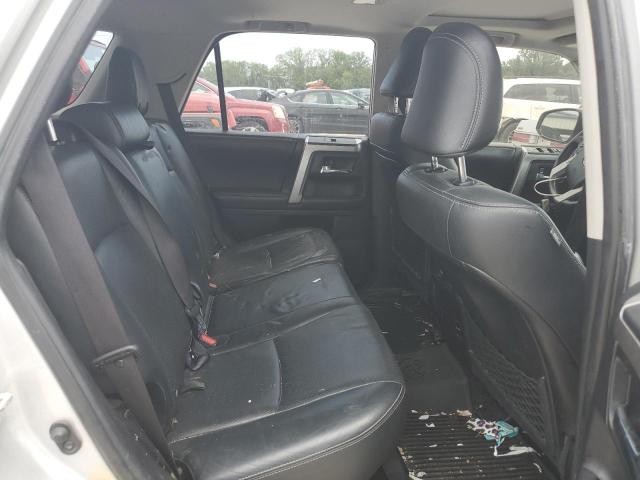 JTEBU5JR1G5405574 - 2016 TOYOTA 4RUNNER SR5/SR5 PREMIUM SILVER photo 11