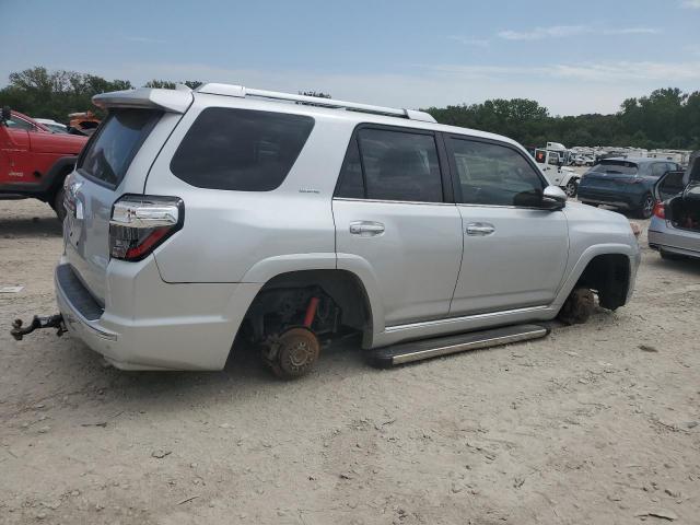 JTEBU5JR1G5405574 - 2016 TOYOTA 4RUNNER SR5/SR5 PREMIUM SILVER photo 3