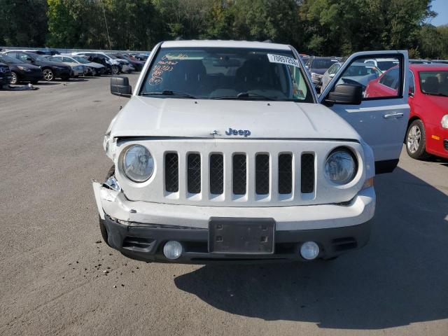 1C4NJRFB1FD248372 - 2015 JEEP PATRIOT LATITUDE WHITE photo 5