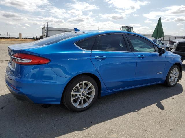 3FA6P0LU0KR135718 - 2019 FORD FUSION SE Կապույտ լուսանկար 3