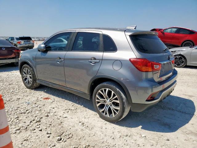 JA4AP3AU6JU011124 - 2018 MITSUBISHI OUTLANDER ES رمادي صورة 2