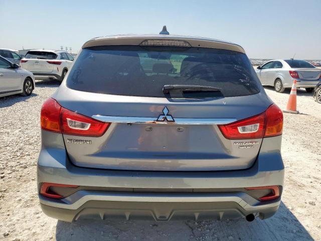 JA4AP3AU6JU011124 - 2018 MITSUBISHI OUTLANDER ES رمادي صورة 6