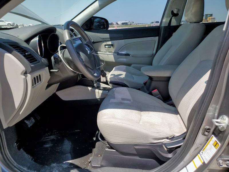 JA4AP3AU6JU011124 - 2018 MITSUBISHI OUTLANDER ES رمادي صورة 7