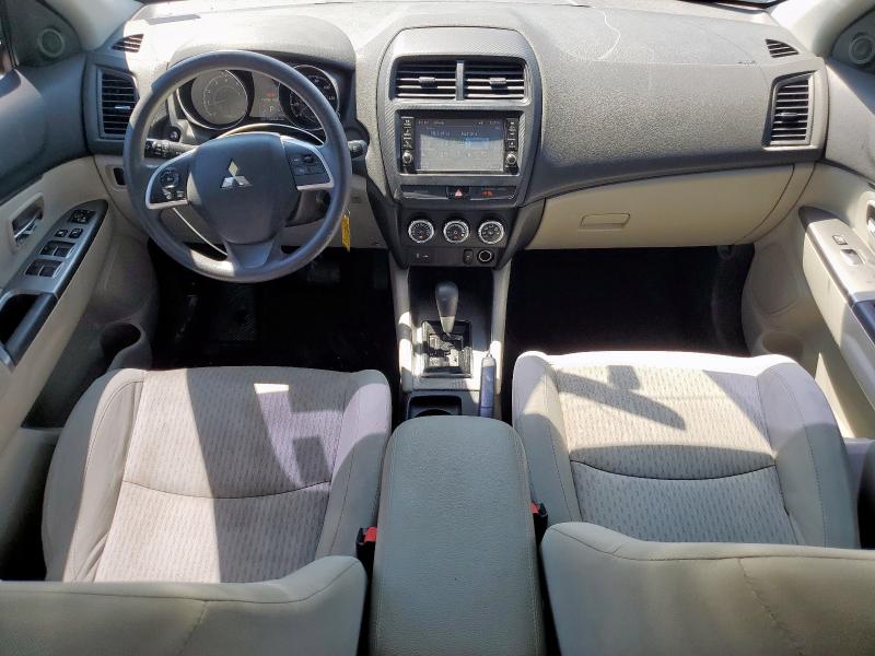 JA4AP3AU6JU011124 - 2018 MITSUBISHI OUTLANDER ES رمادي صورة 8