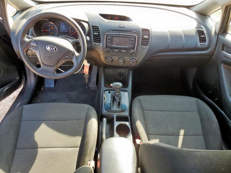 3KPFK4A73JE262174 - 2018 KIA FORTE LX BLUE photo 8