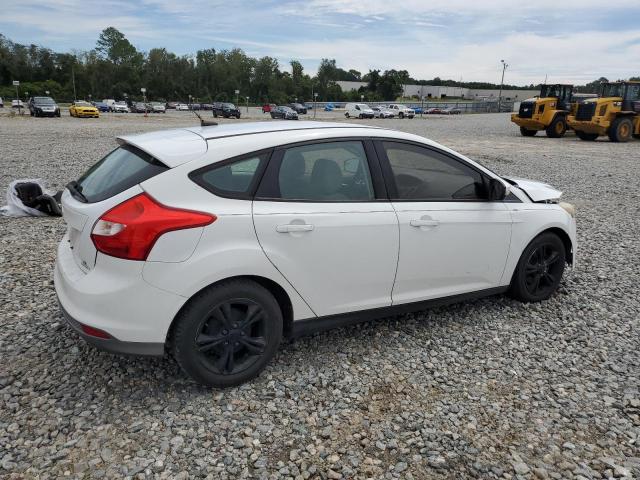 1FADP3K23EL301077 - 2014 FORD FOCUS SE WHITE photo 3