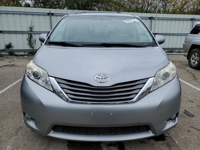 5TDYK3DC8DS285813 - 2013 TOYOTA SIENNA XLE BLUE photo 5