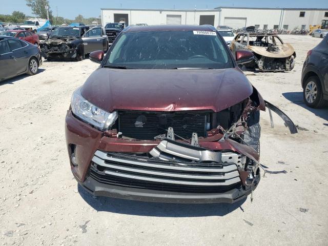 5TDJZRFHXJS899220 - 2018 TOYOTA HIGHLANDER SE Bordeaux photo 5