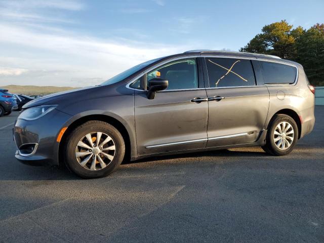 2C4RC1BG4JR355971 - 2018 CHRYSLER PACIFICA TOURING L GRAY photo 1