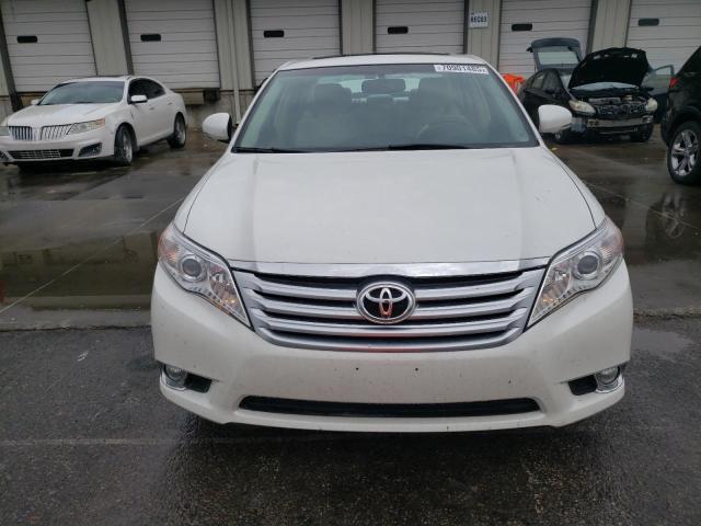 4T1BK3DBXBU375031 - 2011 TOYOTA AVALON BASE თეთრი ფოტო 5