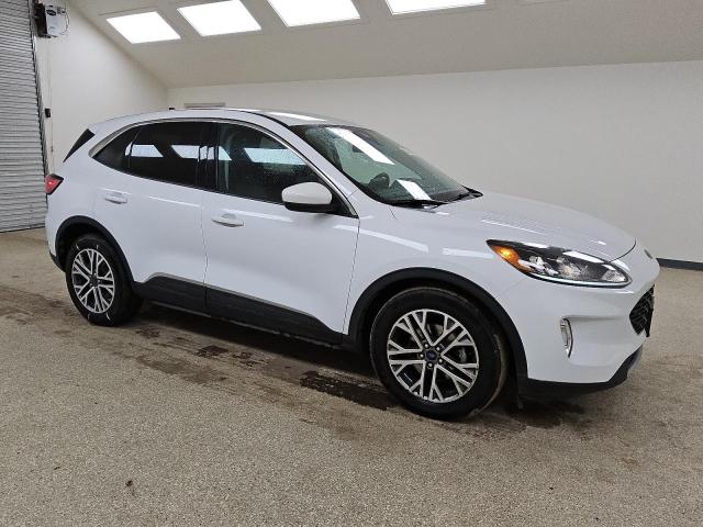 1FMCU0H6XNUA21931 - 2022 FORD ESCAPE SEL WHITE photo 4