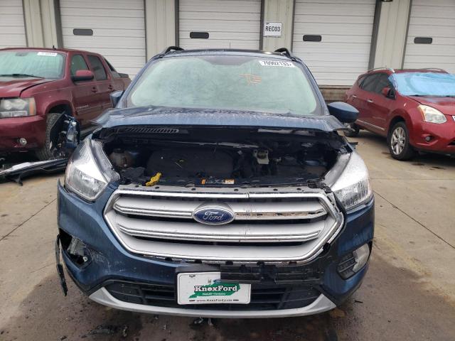 1FMCU0GD6JUC18394 - 2018 FORD ESCAPE SE BLUE photo 5