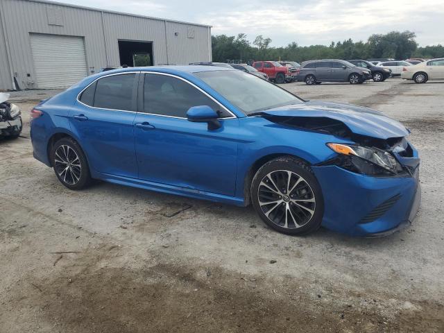 4T1B11HK1JU018501 - 2018 TOYOTA CAMRY L BLUE photo 4