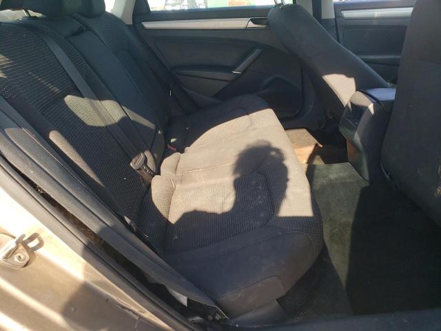 1VWAT7A38GC015686 - 2016 VOLKSWAGEN PASSAT S SILVER photo 10