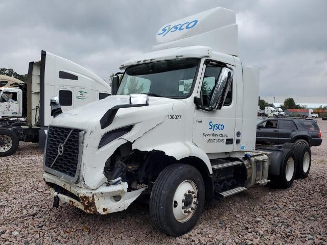 4V4WC9EG8KN208892 - 2019 VOLVO VNR 白色 照片 2