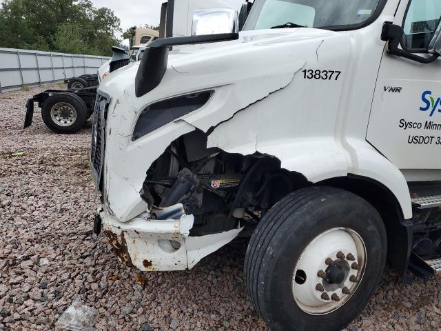 4V4WC9EG8KN208892 - 2019 VOLVO VNR 白色 照片 9