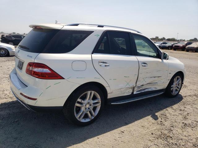 4JGDA5HB5CA052252 - 2012 MERCEDES-BENZ ML 350 4MATIC WHITE photo 3