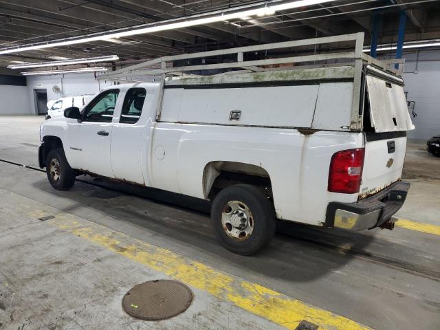 1GCHC29K27E577801 - 2007 CHEVROLET SILVERADO C2500 HEAVY DUTY WHITE photo 2