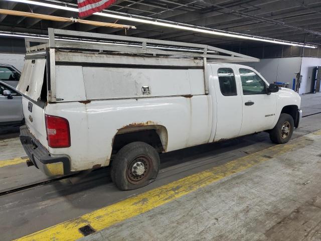 1GCHC29K27E577801 - 2007 CHEVROLET SILVERADO C2500 HEAVY DUTY WHITE photo 3