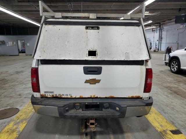 1GCHC29K27E577801 - 2007 CHEVROLET SILVERADO C2500 HEAVY DUTY WHITE photo 6