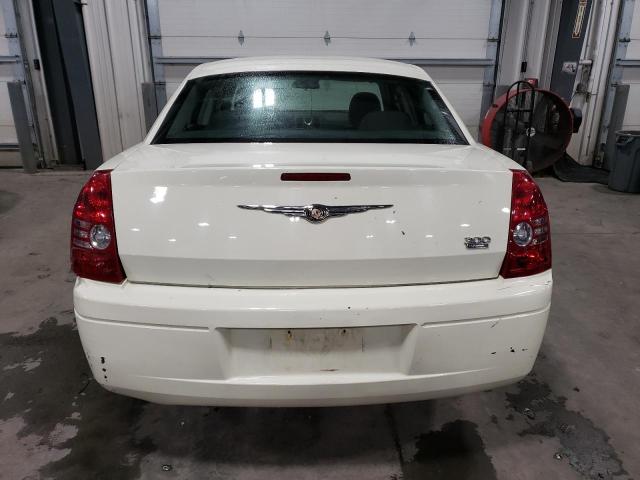 2C3LA43D69H636984 - 2009 CHRYSLER 300 LX WHITE photo 6