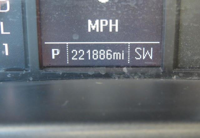 1GB0CUEG7HZ278152 - 2017 CHEVROLET SILVERADO C2500 HEAVY DUTY WHITE photo 8