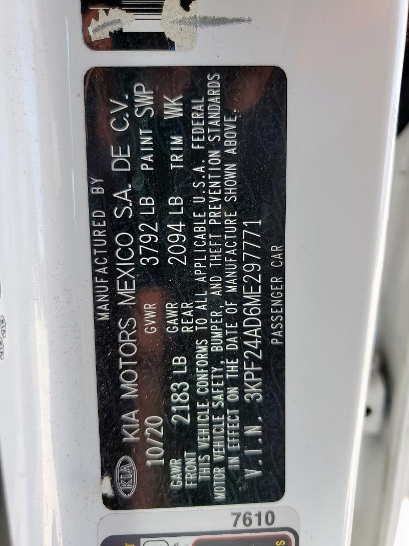 3KPF24AD6ME297771 - 2021 KIA FORTE FE WHITE photo 12