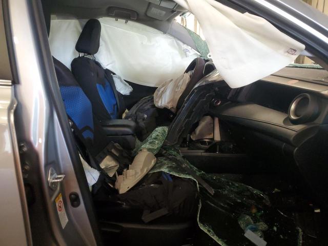 2T3BFREV0HW567977 - 2017 TOYOTA RAV4 LE 银色 照片 7