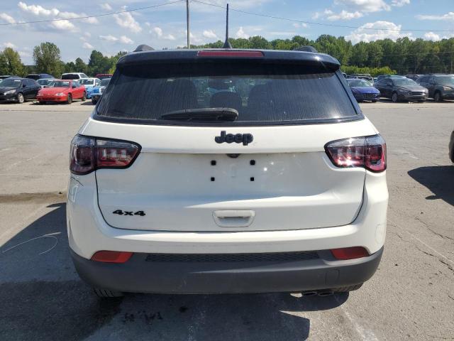 3C4NJDBB7MT544092 - 2021 JEEP COMPASS LATITUDE Weiß Foto 6