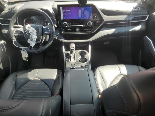 5TDKDRBH0PS008465 - 2023 TOYOTA HIGHLANDER L RED photo 8