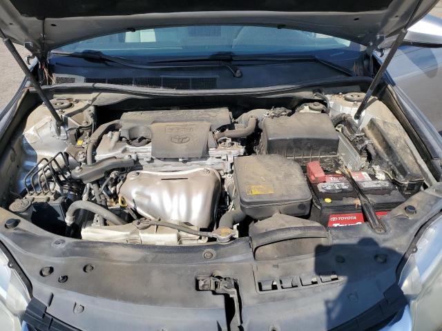 4T4BF1FK8FR495962 - 2015 TOYOTA CAMRY LE SILVER photo 11