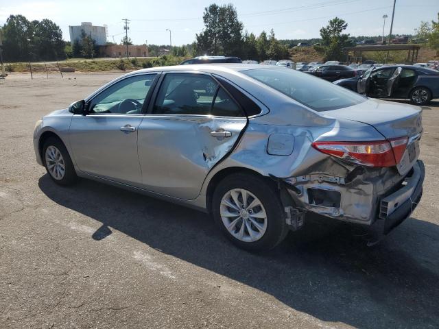 4T4BF1FK8FR495962 - 2015 TOYOTA CAMRY LE SILVER photo 2