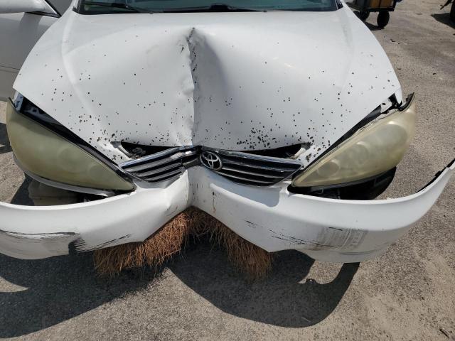 4T1BF32K25U606533 - 2005 TOYOTA CAMRY LE WHITE photo 22