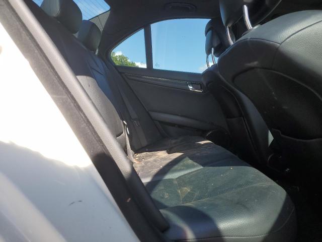 WDDGF8BB1AF475087 - 2010 MERCEDES-BENZ C 300 4MATIC WHITE photo 10