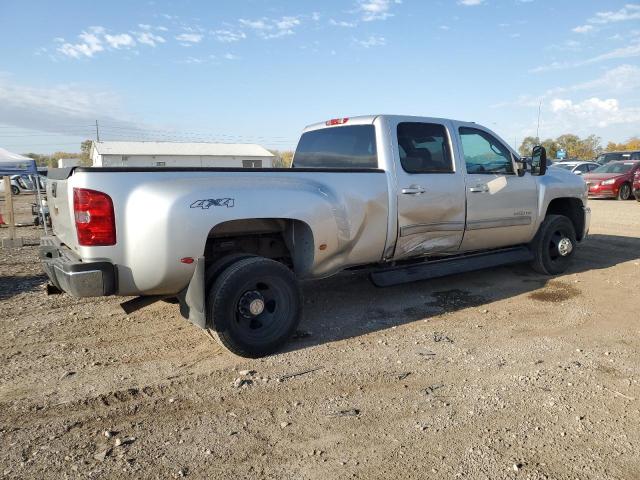 1GC7K1BG8AF138781 - 2010 CHEVROLET SILVERADO K3500 LTZ SILVER photo 3