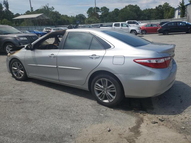 4T1BF1FK4GU162542 - 2016 TOYOTA CAMRY LE SILVER photo 2