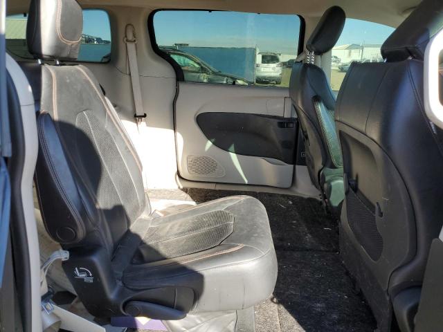 2C4RC1BG4JR186065 - 2018 CHRYSLER PACIFICA TOURING L BLACK photo 11