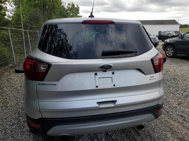 1FMCU0GD1KUA60211 - 2019 FORD ESCAPE SE Plata foto 6
