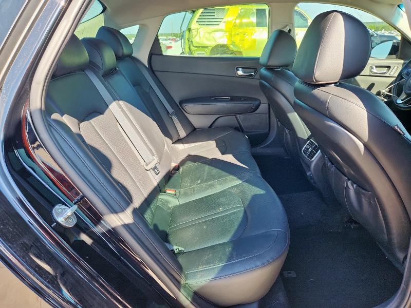 5XXGU4L38JG227520 - 2018 KIA OPTIMA EX BLACK photo 10