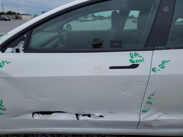 5YJ3E1EA6SF034101 - 2025 TESLA MODEL 3 თეთრი ფოტო 7